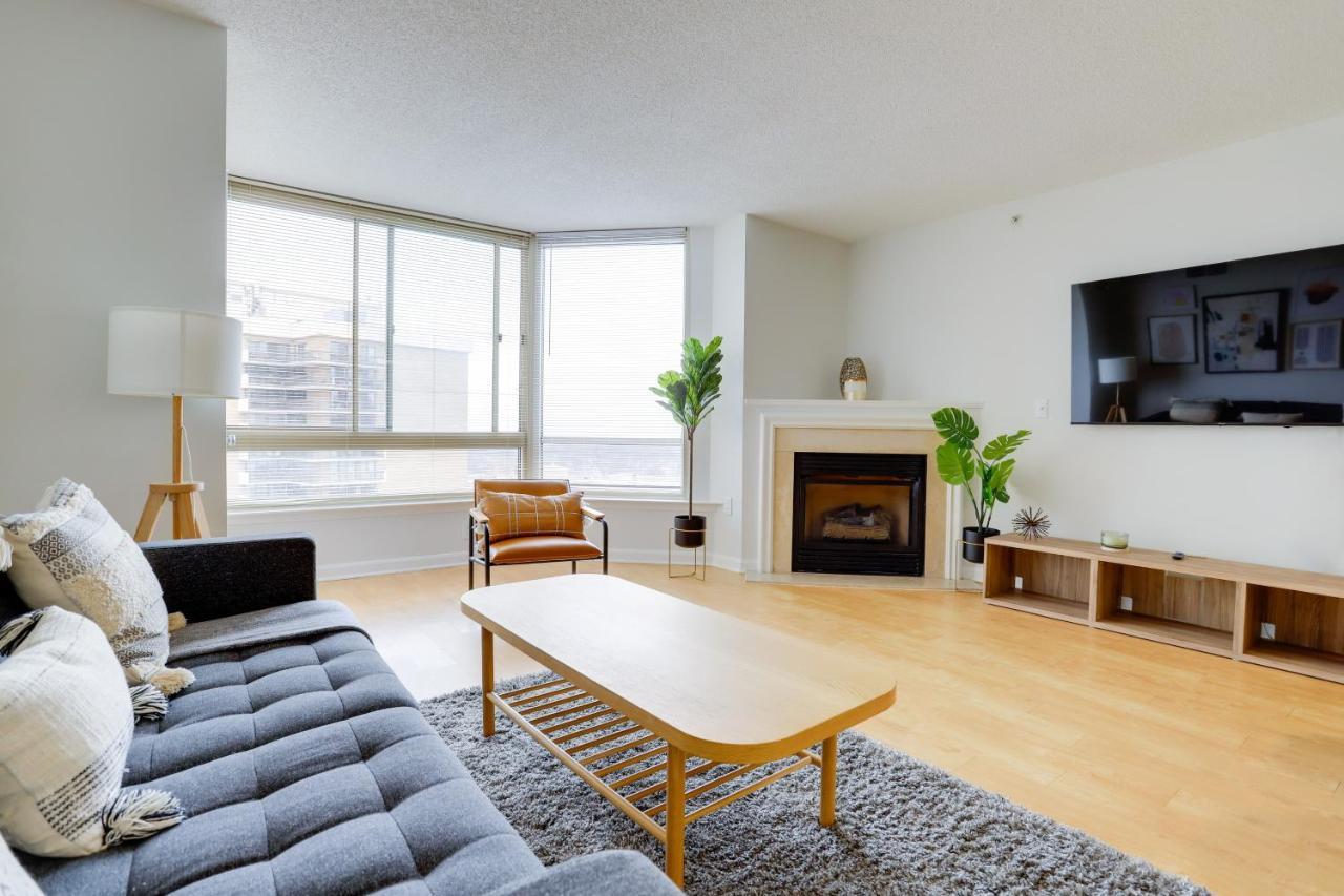 Elegant And Charming Condo At Ballston With Pool Arlington Luaran gambar