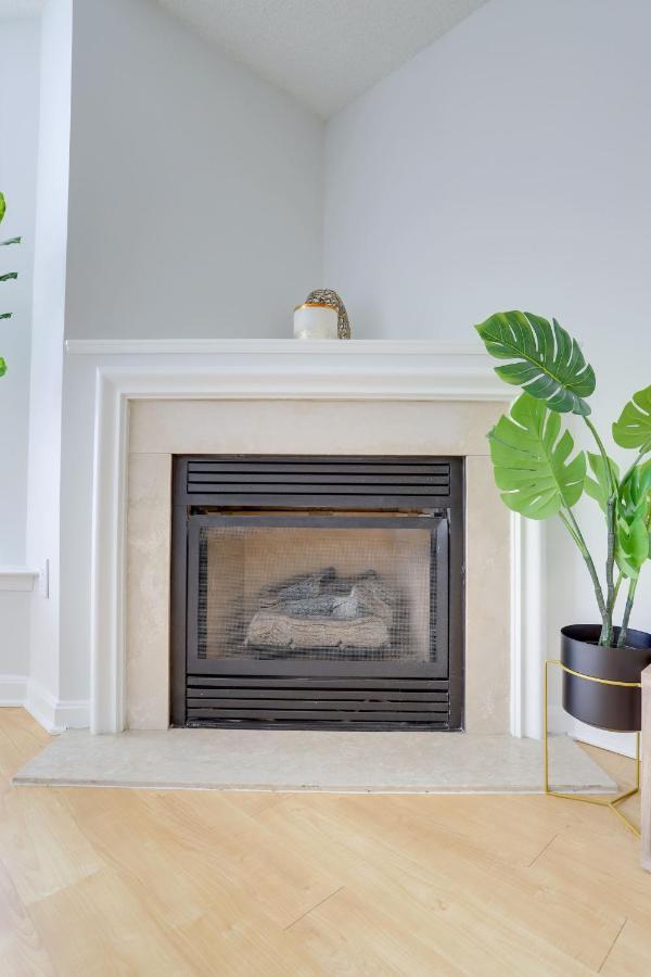 Elegant And Charming Condo At Ballston With Pool Arlington Luaran gambar